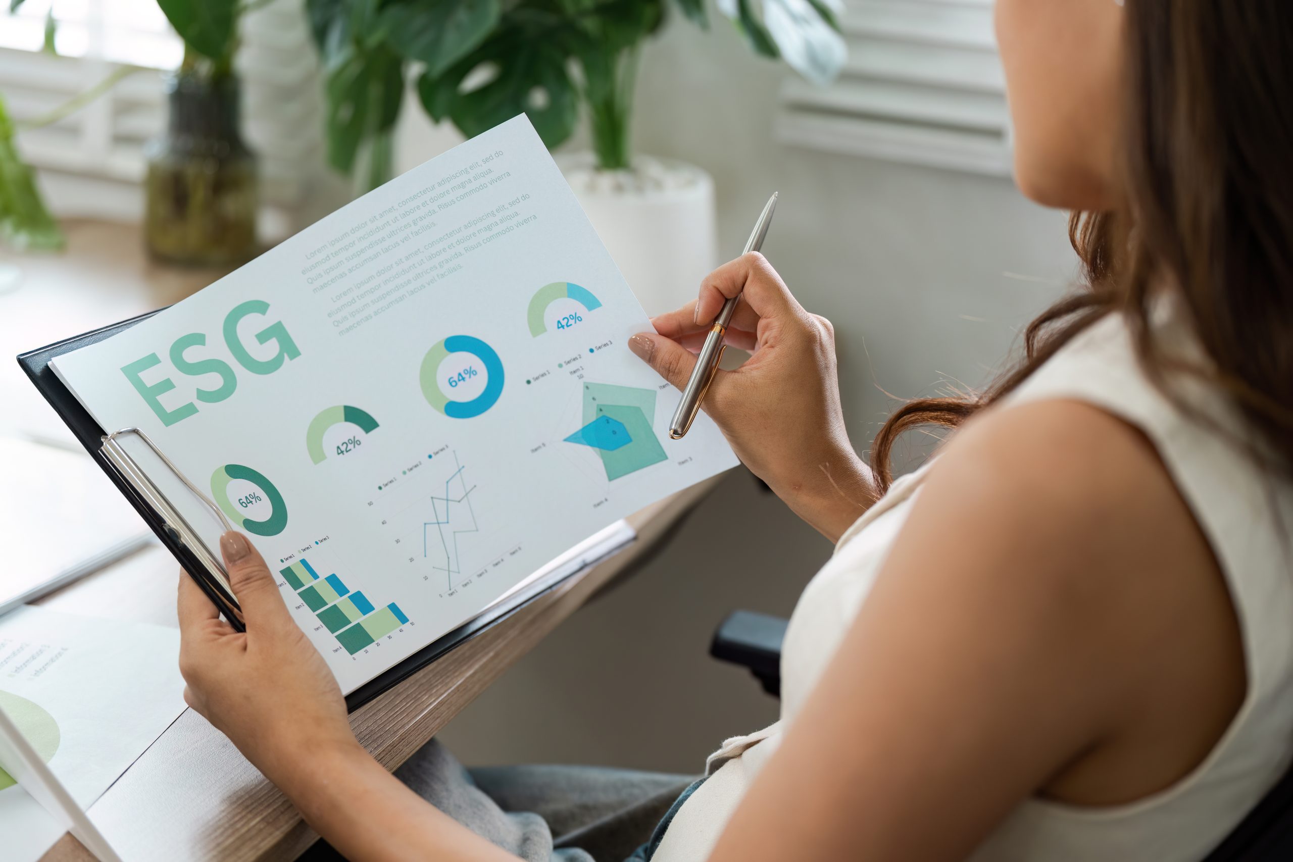 As práticas ESG contribuem para que as empresas cresçam de maneira sustentável e tornem-se mais competitivas.
